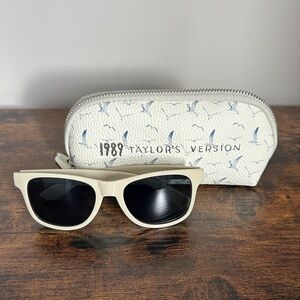 Taylor Swift 1989 (Taylor's Version) Sunglasses with Case